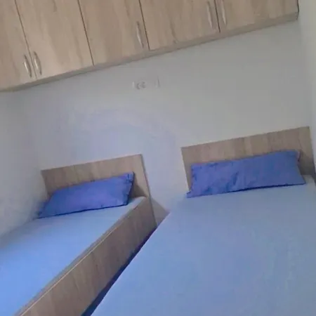 Mobile Dani 80 M To Excellent Beach Holiday home Drage