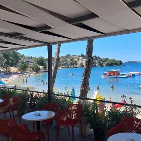 Mobile Dani 80 M To Excellent Beach